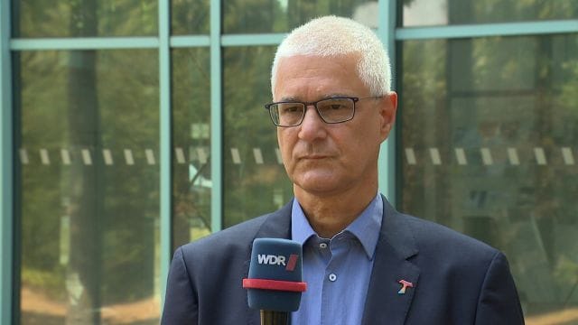 Ingo Morell, Präsident der Krankenhausgesellschaft NRW, erkennt dunkelrote Warnlampen in der Kliniklandschaft des größten deutschen Bundeslandes. (Quelle: WDR)

