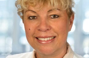 Erste DGU-Präsidentin und Urologie-Ordinaria Prof. Margit Fisch erhält die Maximilian-Nitze-Medaille